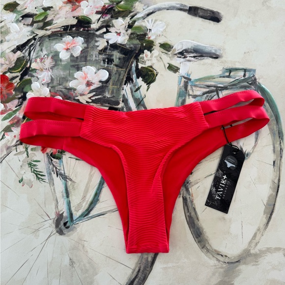 LAST PRICE🍒🤍 TAVIK Chloe mini swim bottom textured amalfi hibiscus 🌸 - Picture 1 of 9